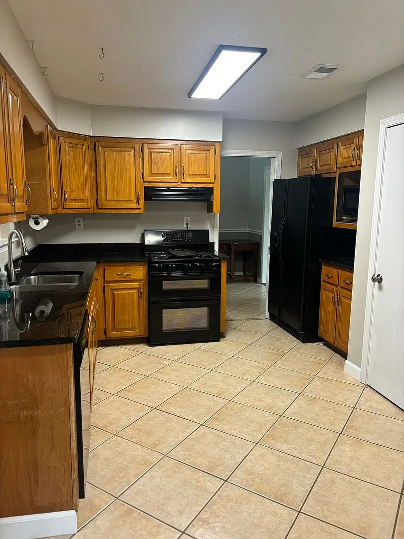 1520 Belmont Blvd — Photo 2