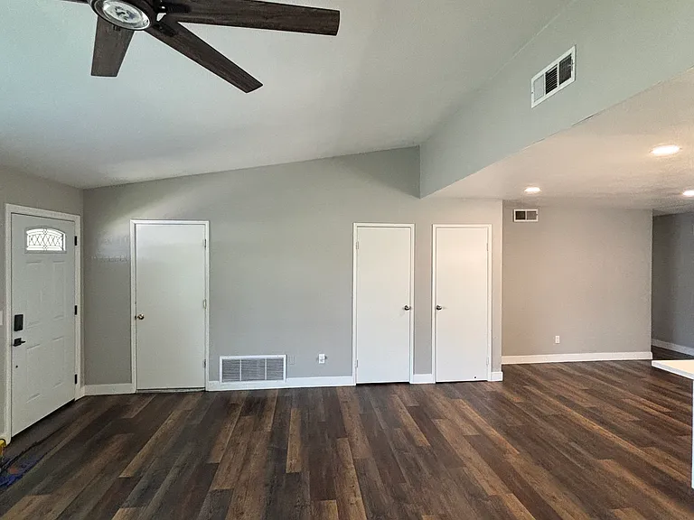 5918 Sky Meadow St — Photo 3
