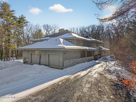 2nd image of 174 Bristol Hill Road