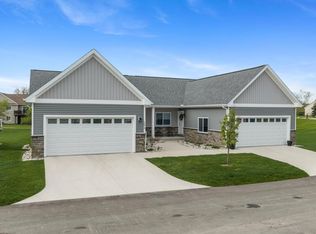 1573 Parmenter Ct, Petoskey, MI 49770