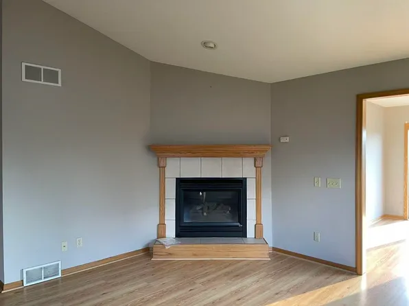 1066 School St, Sun Prairie, WI 53590