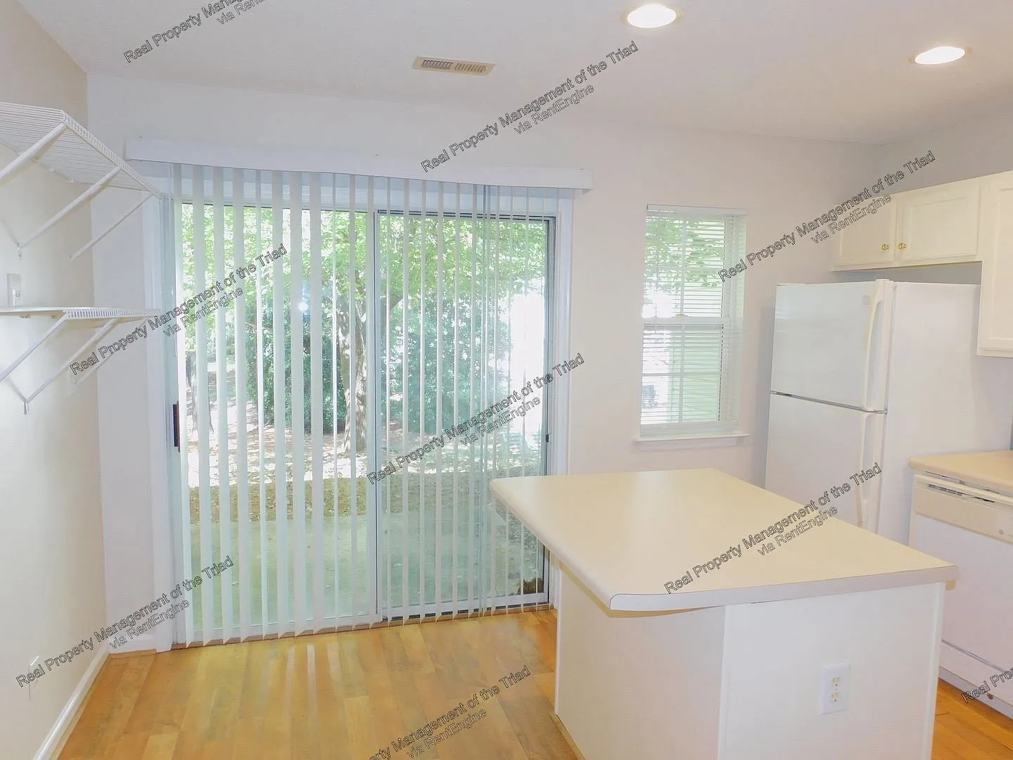 2 bed, 2.5 bath, 1268 sqft, $1,500 — Photo 3