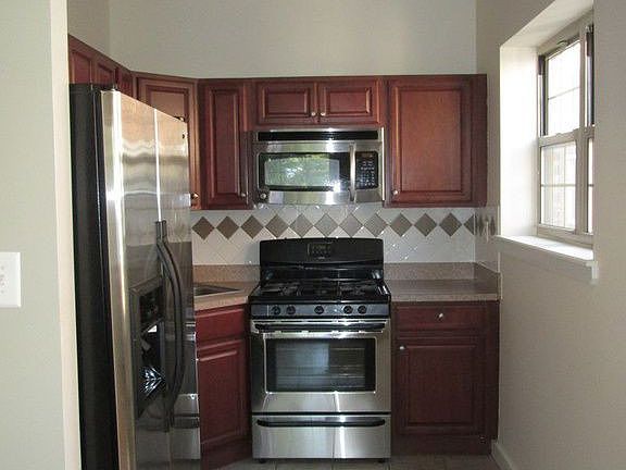 3rd image of 7235 Myrtle Ave APT 2F
