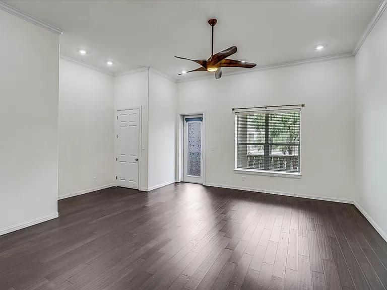 14910 Leeward Dr — Photo 17