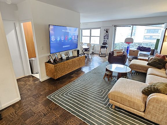 3rd image of 200 E 64th St #19DC