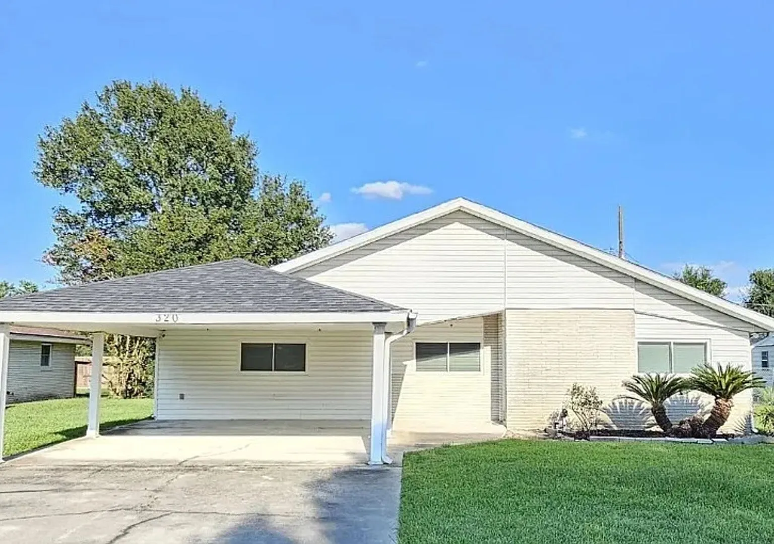 Spacious 3BR House in Bridge City — Photo 1