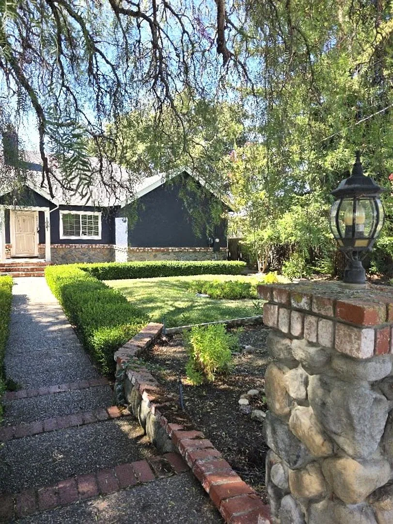A Gem at Concord/Clayton Border - 4bd/2ba+basement & POOL — Photo 3