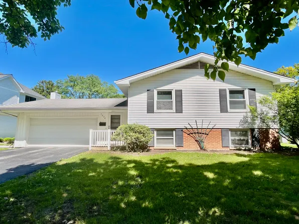 1028 Douglas Ave, Naperville, IL 60540