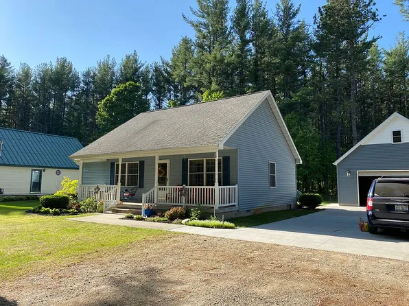 430 Pine Acres Dr, Roscommon, MI 48653