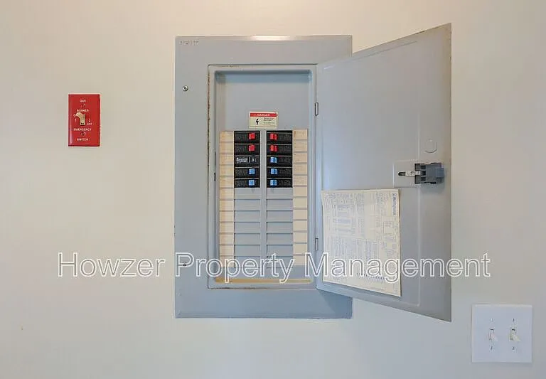 91 Louis St — Photo 28