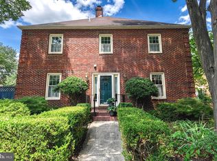 445 Old Town Ct, Alexandria, VA 22314