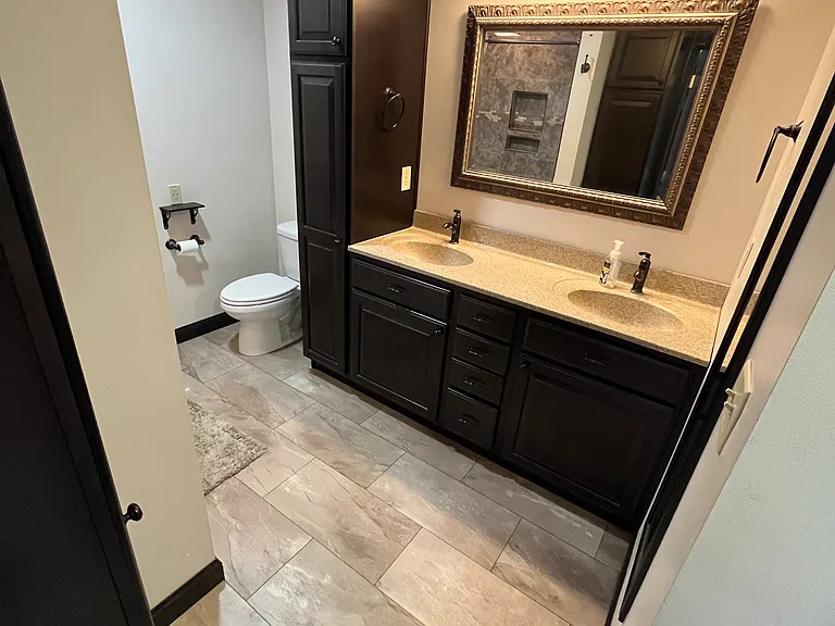 211 W Fisk St — Photo 18