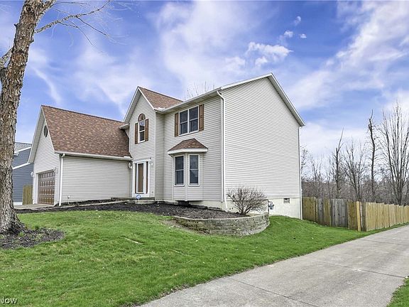 4th image of 3090 Uxbridge Dr
