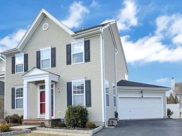 27 Hawthorn Dr, Plainsboro, NJ 08536