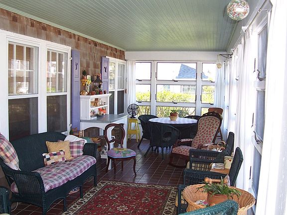 1st floor porch