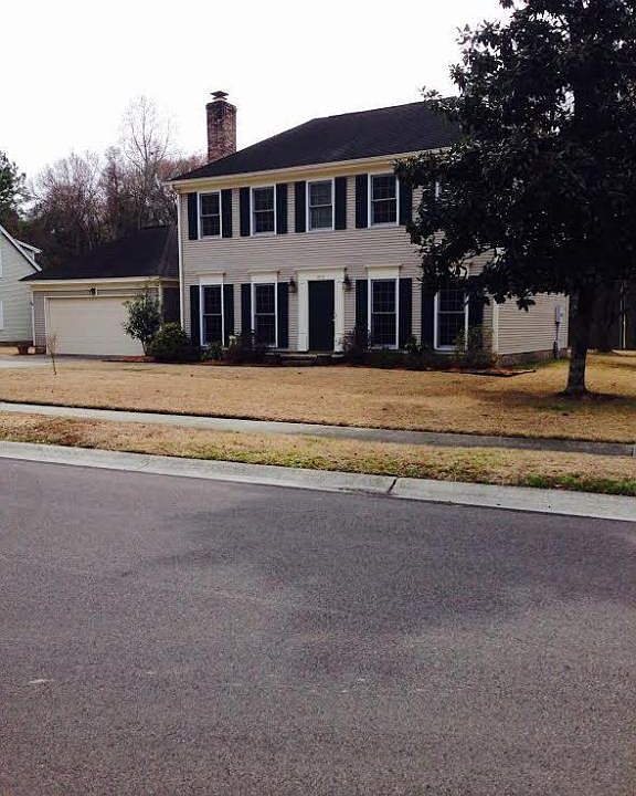1st image of 900 Essex Dr