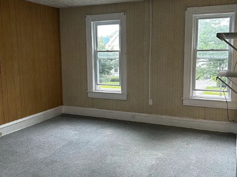 1638 Sanderson Ave — Photo 22