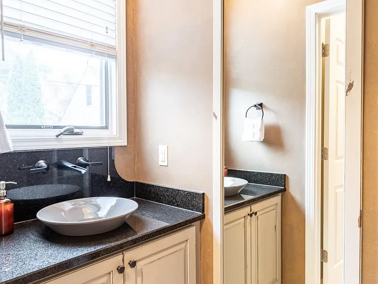 1181 Davis Ave — Photo 19