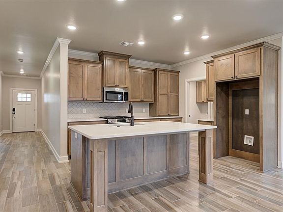 5th image of 1024 Harmony Dr