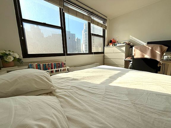 4th image of 225 E 36th St APT 9H