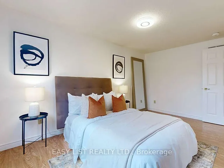 855 Queen St W #1 — Photo 40