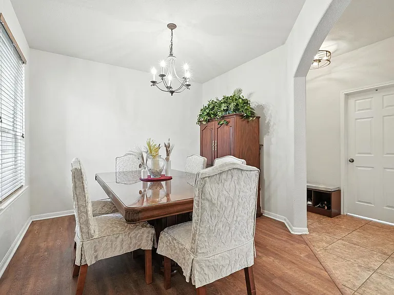 1802 Misty Ridge Dr — Photo 9