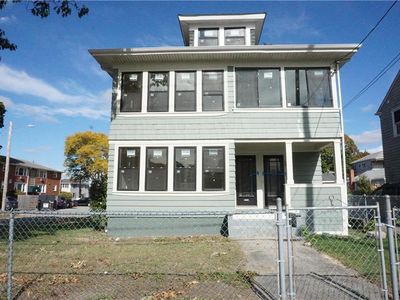35 Pidge Ave, Pawtucket, RI, 02860