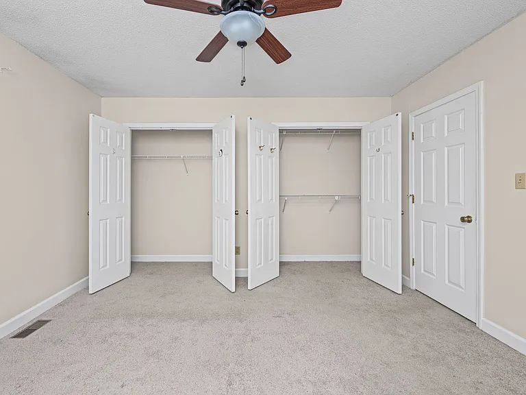 5918 King Charles Ct — Photo 25