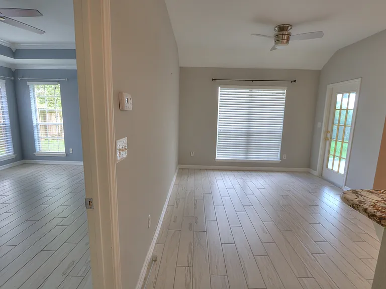 7714 Odessa Dr — Photo 14