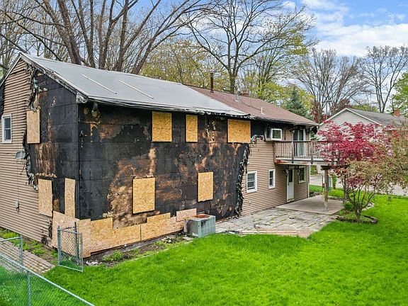 3rd image of 2640 Lynnhurst Dr