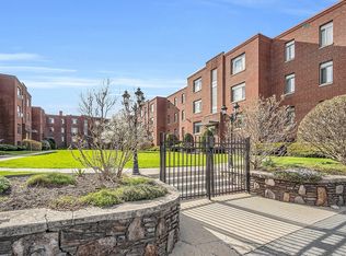 16 Ashland St APT 1L, Worcester, MA 01609