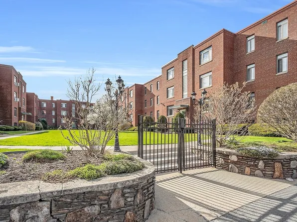 16 Ashland St APT 1L, Worcester, MA 01609