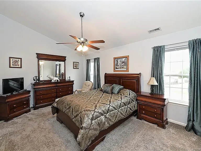 7425 Wallace Ln — Photo 11