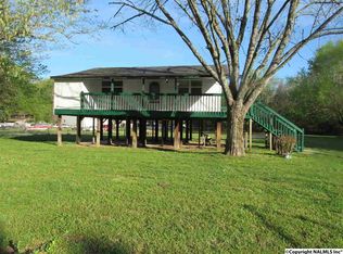 1100 River Loop Rd, Laceys Spring, AL 35754