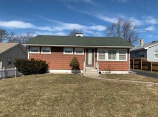 620 Edison Ave, Aurora, IL 60505