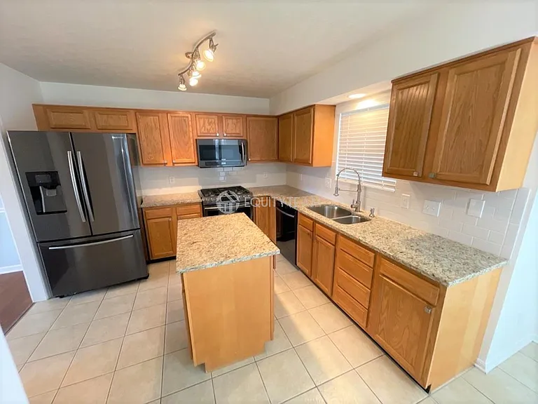 8052 Misty Shore Dr — Photo 4