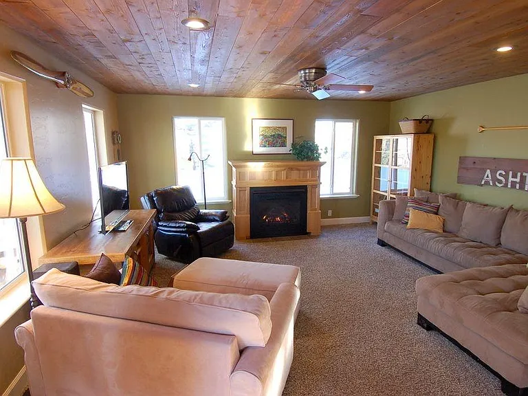 1707 Aspen Heights Dr — Photo 3