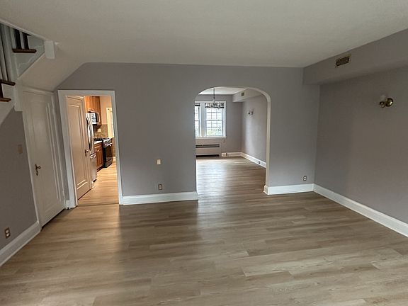 2nd image of 214 Murdock Rd #1