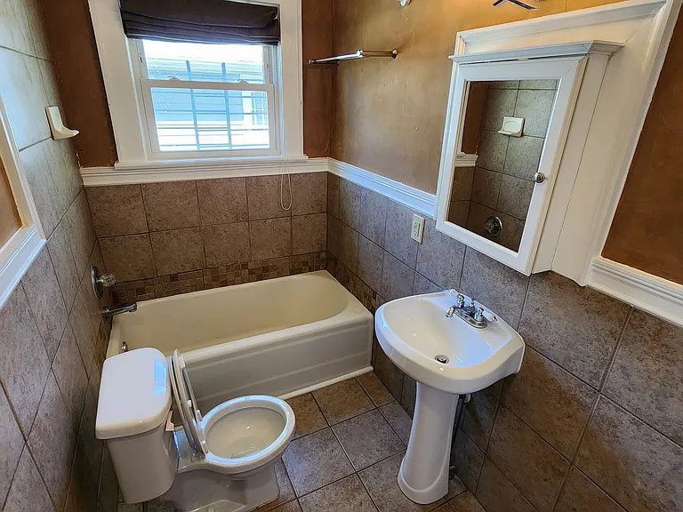 588 Fletcher St SW — Photo 7