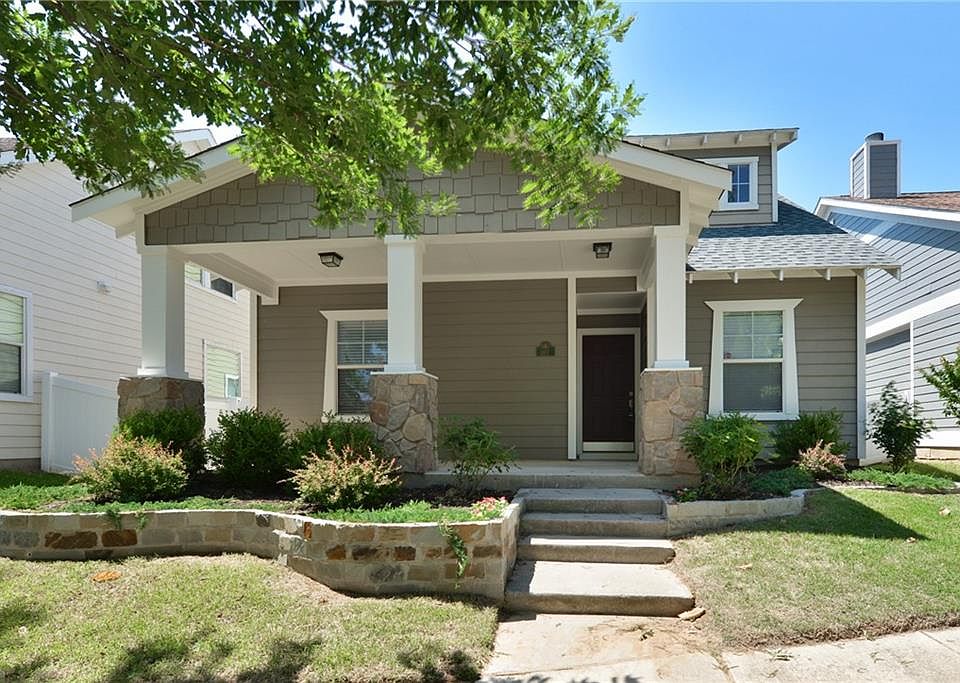 1st image of 1917 Cambridge Dr