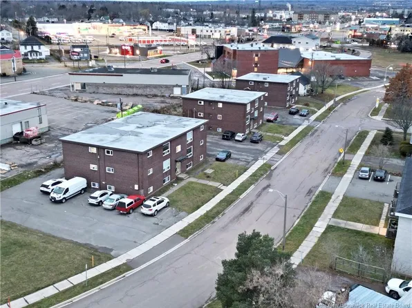 64 Savoie Dr, Moncton, NB E1C 8H3