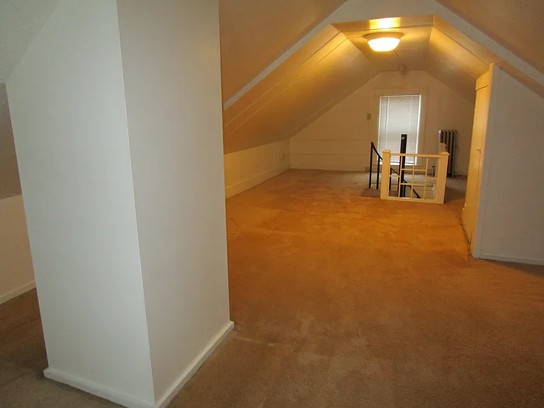 78 1/2 Vine St #C — Photo 6