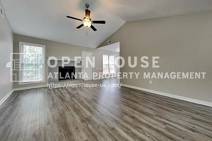 21 Leighs Grove Way — Photo 3