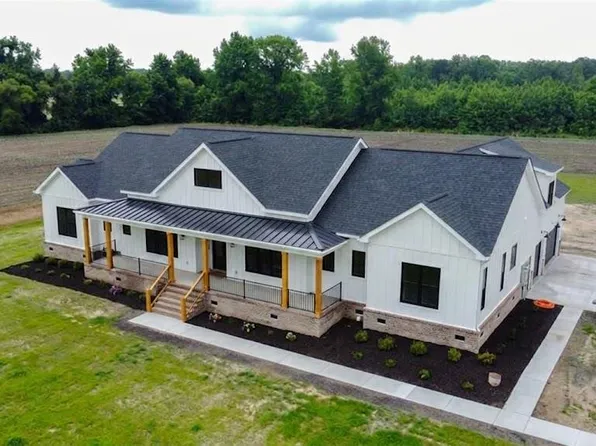 1200 Beaver Dam Rd, Chesapeake, VA 23322