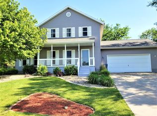 9571 Challenger Dr, Bloomington, IL
