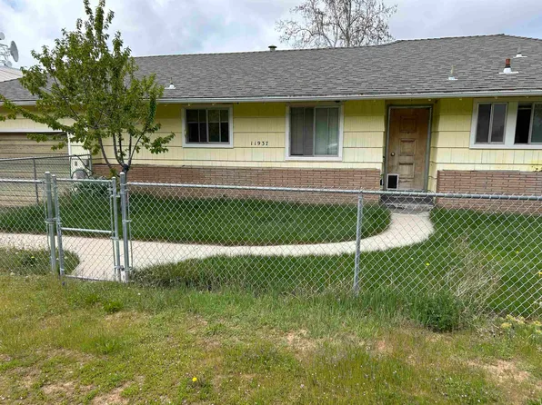 11937 East St, Fort Jones, CA 96032