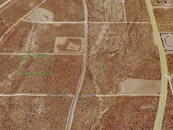 9300 W Starbuck Ave, Rosamond, CA 93560