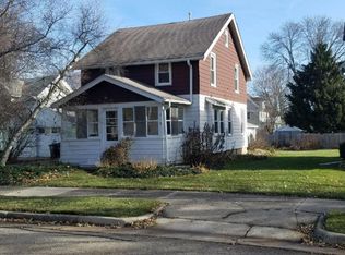 25 S Maple St, Oconomowoc, WI 53066