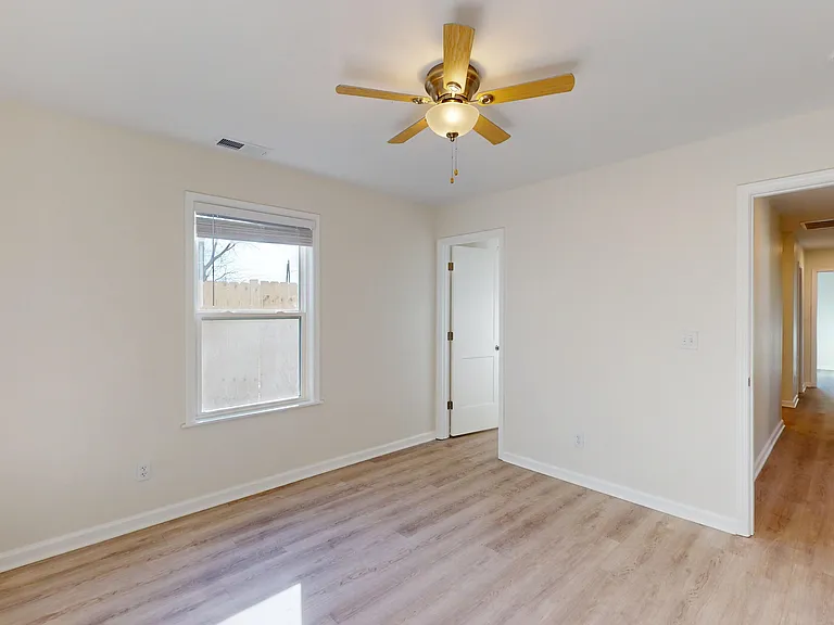 744 N 13th St #1 — Photo 19