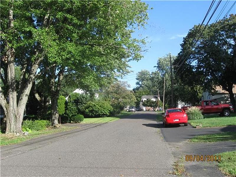 2nd image of 325 Wilson Rd
